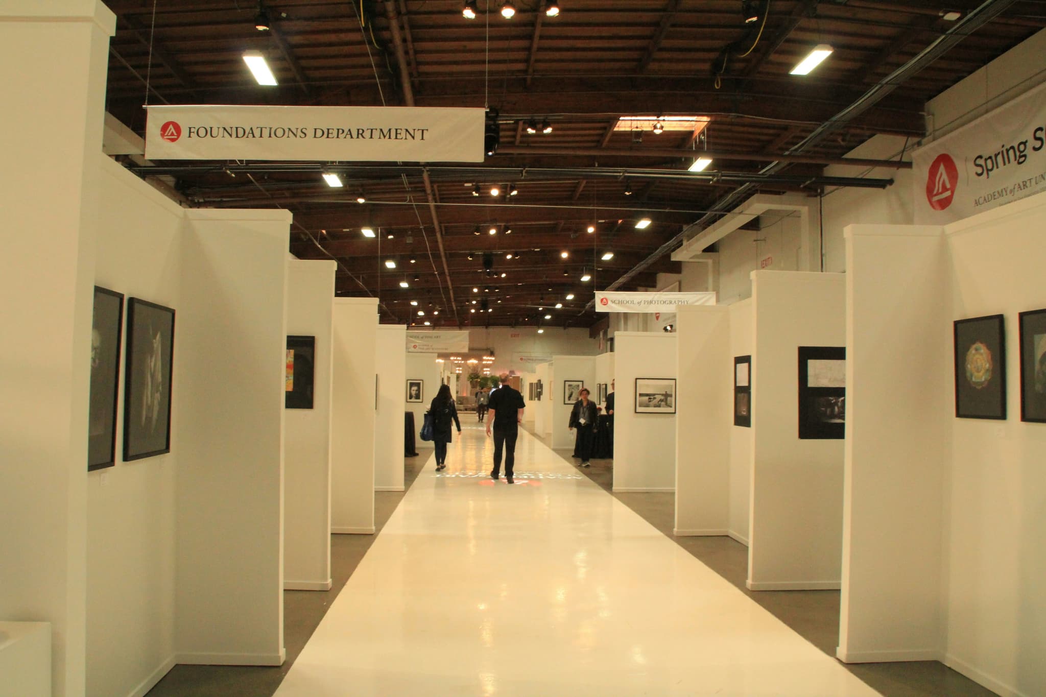 معرض الأعمال والإبداع